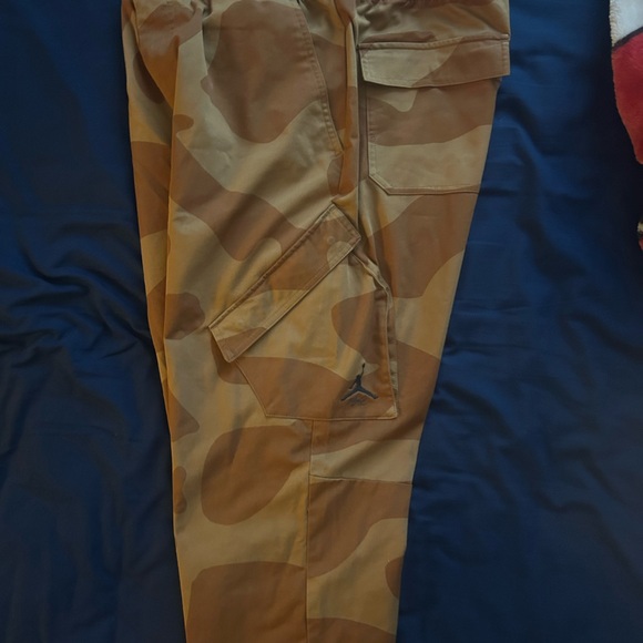Jordan brown camo Chicago pant - Picture 2 of 5